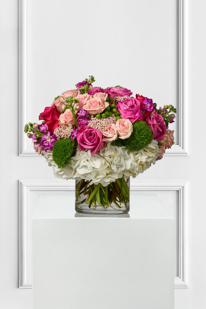 Pretty and Bliss: Elegant Roses & Daisies for Love & Appreciation